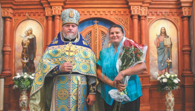 Отец Святослав и матушка Наталья, регент церковного хора Владимирского собора