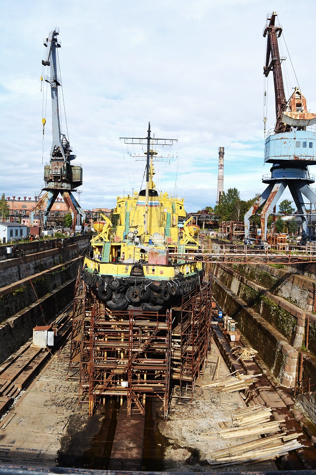 Морской завод. Судоремонтный завод Кронштадт. Морской завод Кронштадт. Док Кронштадтского морского завода. КМОЛЗ Кронштадт.